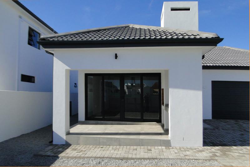 3 Bedroom Property for Sale in Sandy Point Western Cape